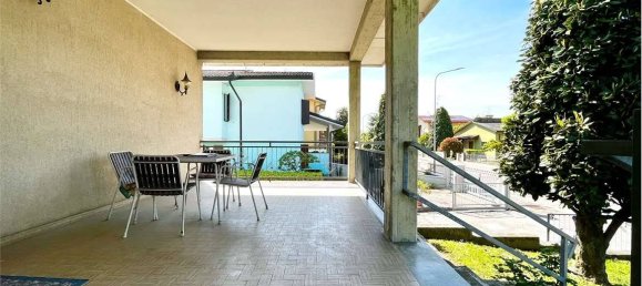 4 bedrooms House in Novi di Modena, Italy No. 59992 4