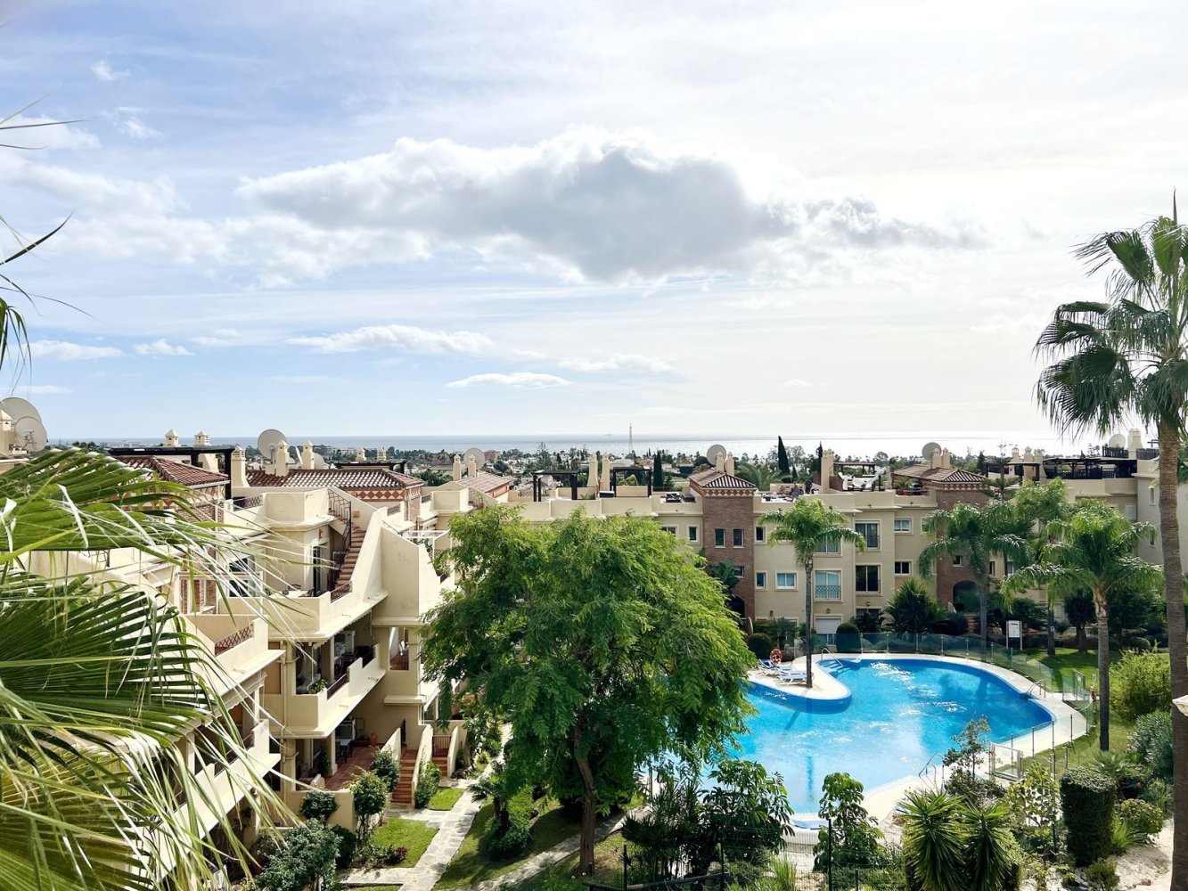 3 bedrooms Penthouse in Estepona, Spain No. 20271