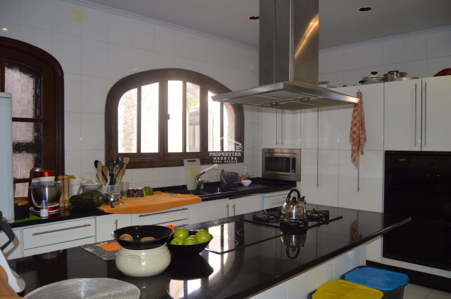 5 bedrooms Villa in Funchal, Portugal No. 140320