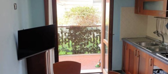 3 rooms Apartment in Mondragone, Italy No. 55087 16