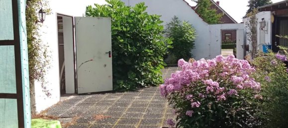 3 bedrooms House in Leer, Germany No. 281287 2