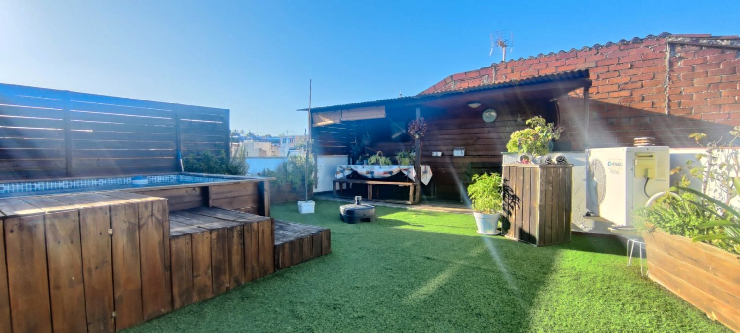 Casa de 5 dormitorios en Sabadell, Spain No. 245300