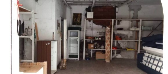 Garage in Viterbo, Italy No. 299878 2