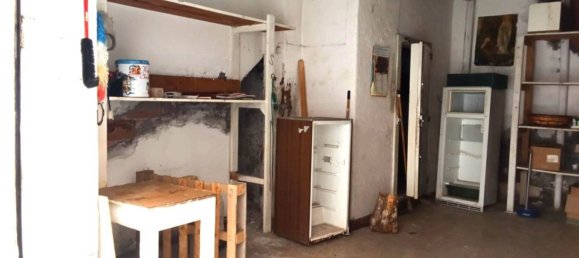 Garage in Viterbo, Italy No. 299878 4