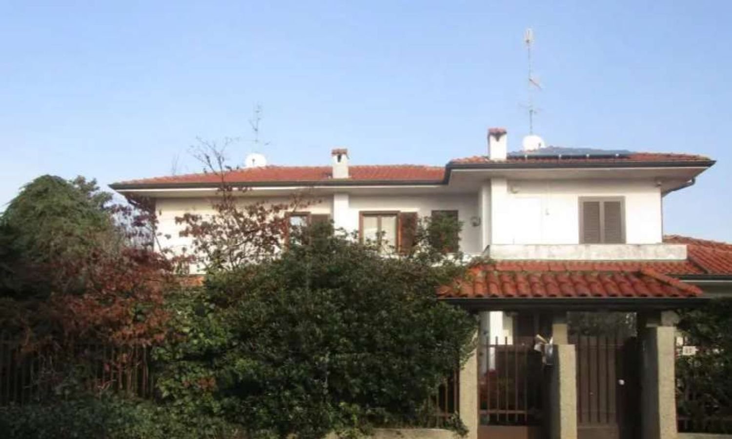 5 rooms House in Burago di Molgora, Italy No. 4113