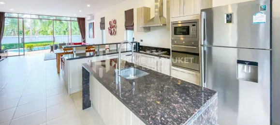 15 dormitorios propiedad comercial en venta en Phuket, Southern Thailand, Thailand № 60469 11
