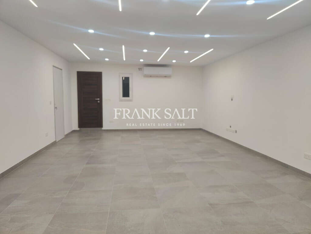  مكتب في Zabbar, Malta 48متر مربع رقم 12782