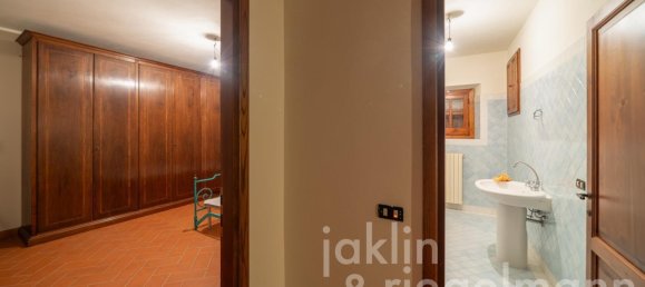 3 bedrooms Castles in Figline e Incisa Valdarno, Italy No. 295183 3