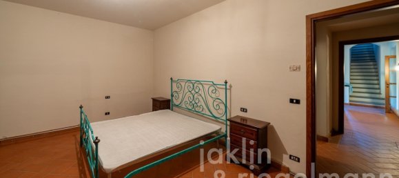 3 bedrooms Castles in Figline e Incisa Valdarno, Italy No. 295183 2