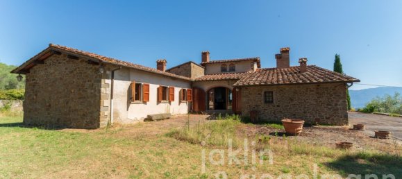 3 bedrooms Castles in Figline e Incisa Valdarno, Italy No. 295183 34