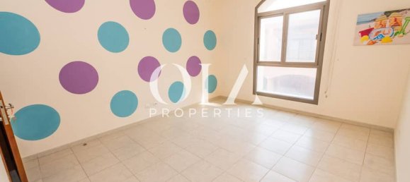 5 bedrooms Villa in Abu Dhabi, UAE No. 20559 13