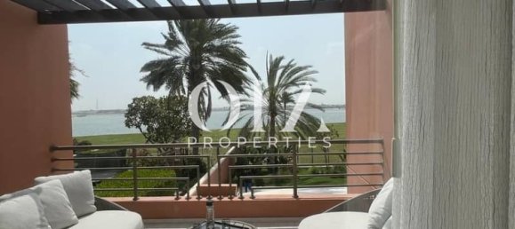 5 bedrooms Villa in Abu Dhabi, UAE No. 20559 4