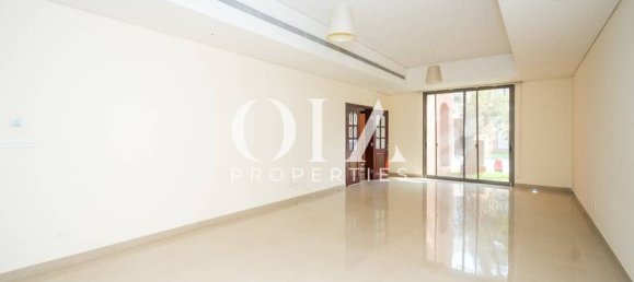 5 bedrooms Villa in Abu Dhabi, UAE No. 20559 5