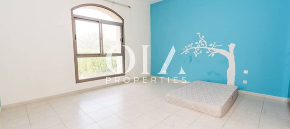 5 bedrooms Villa in Abu Dhabi, UAE No. 20559 14