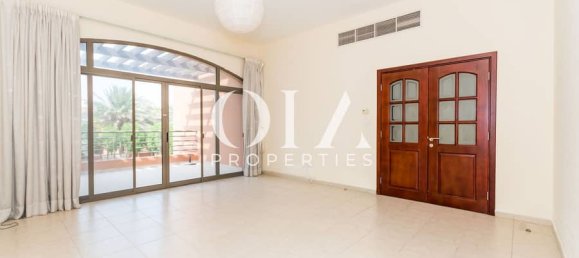 5 bedrooms Villa in Abu Dhabi, UAE No. 20559 9