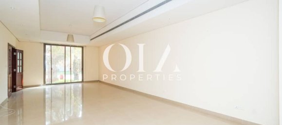 5 bedrooms Villa in Abu Dhabi, UAE No. 20559 6