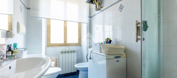 3-salle Appartement à Rome, Italy No. 135029 20