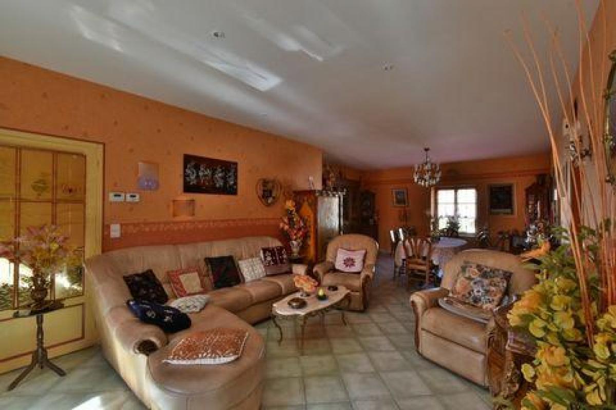 7 bedrooms Condo in Dole, France No. 32632