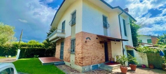 3 bedrooms Villa in Forte dei Marmi, Italy No. 328932 3