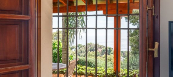 5 bedrooms Villa in Malaga, Spain No. 186124 14