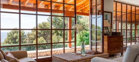 5 bedrooms Villa in Malaga, Spain No. 186124 4