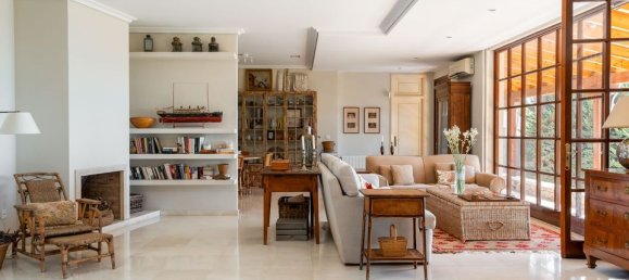 5 bedrooms Villa in Malaga, Spain No. 186124 11