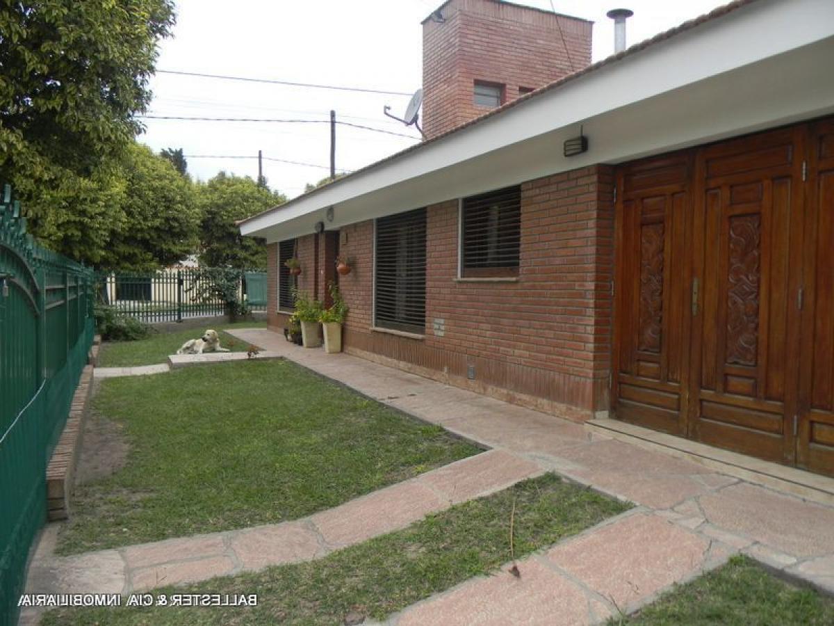 3 bedrooms House in Cordoba, Argentina No. 20159