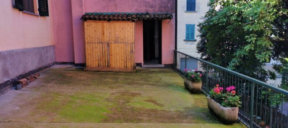 8 rooms House in Porto Ceresio, Italy No. 124119 9