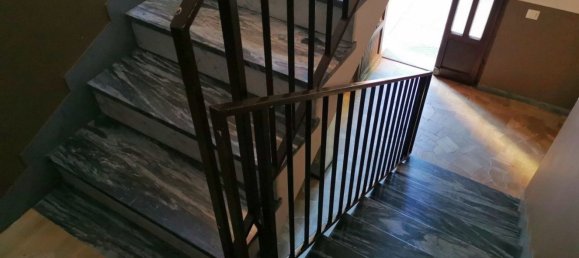 8 rooms House in Porto Ceresio, Italy No. 124119 30