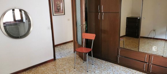 8 rooms House in Porto Ceresio, Italy No. 124119 5