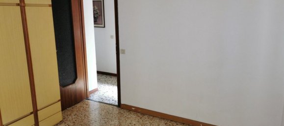 8 rooms House in Porto Ceresio, Italy No. 124119 16