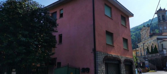 8 rooms House in Porto Ceresio, Italy No. 124119 6