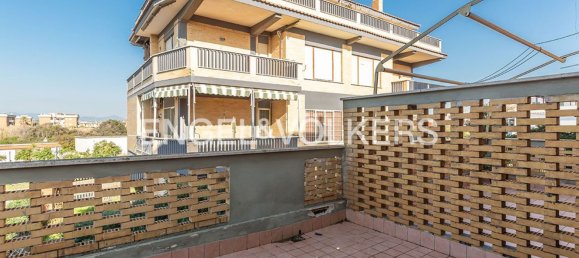 Квартира с 3 комнатами в Ардеа, Италия № 128036 21