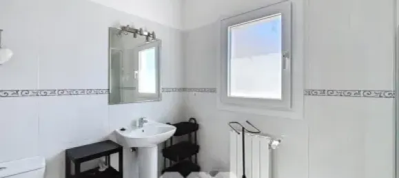 3 bedrooms Villa in Arenas, Spain No. 131050 14