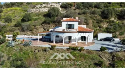 3 bedrooms Villa in Arenas, Spain No. 131050