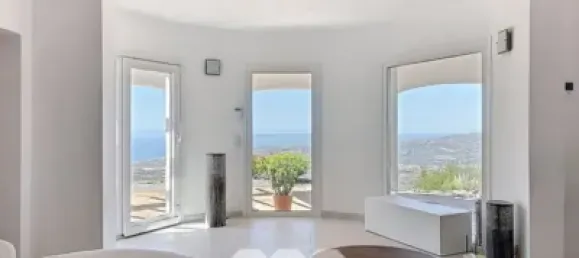 3 bedrooms Villa in Arenas, Spain No. 131050 4