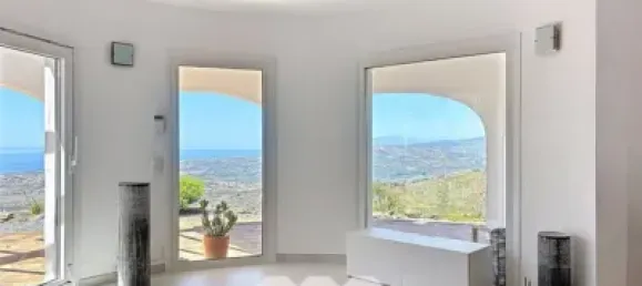 3 bedrooms Villa in Arenas, Spain No. 131050 5