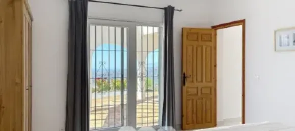 3 bedrooms Villa in Arenas, Spain No. 131050 13