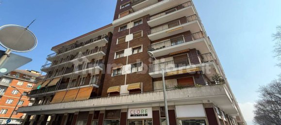 3 bedrooms Apartment in Turin, Italy No. 120055 2