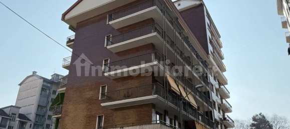 3 bedrooms Apartment in Turin, Italy No. 120055 30