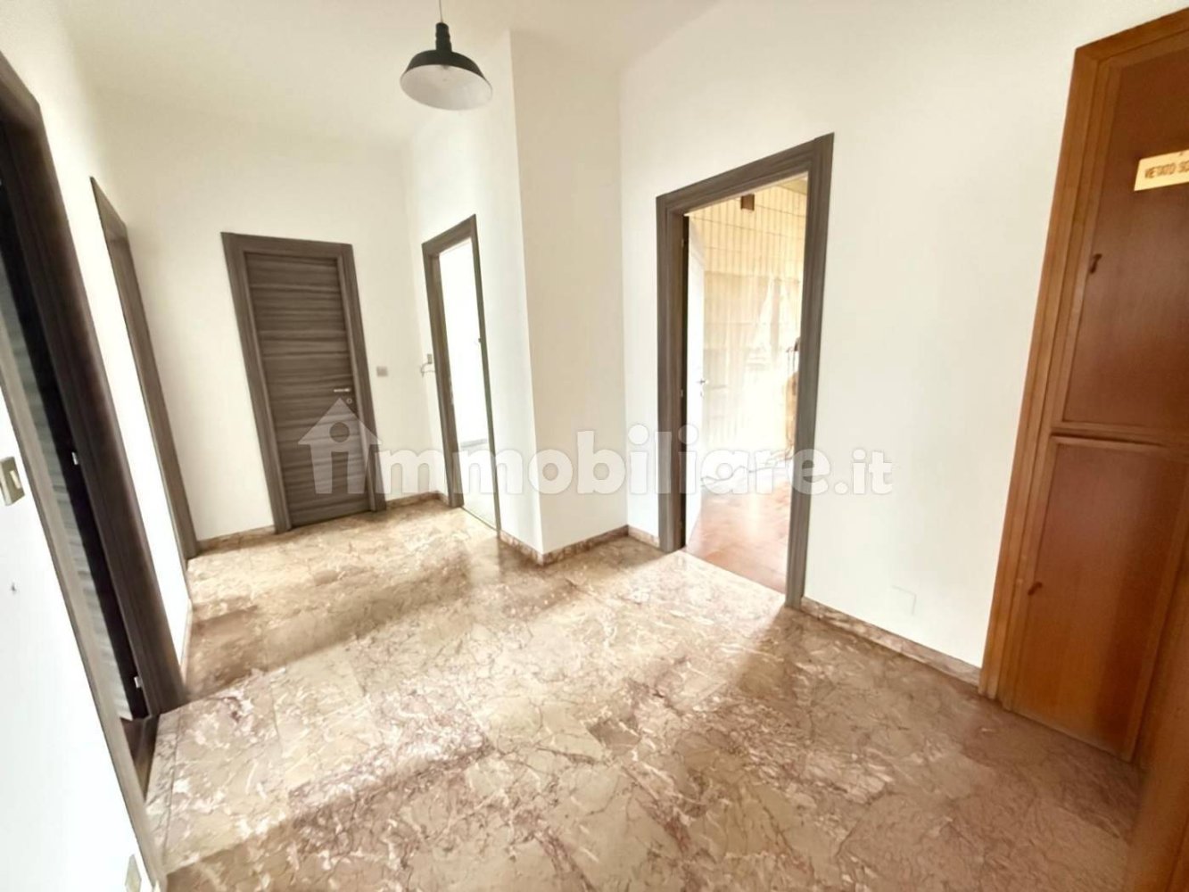3 bedrooms Apartment in Turin, Italy No. 120055