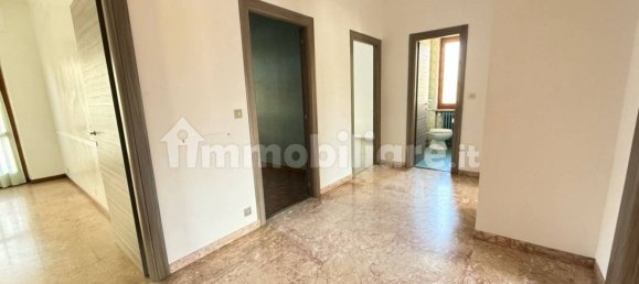 3 bedrooms Apartment in Turin, Italy No. 120055 8