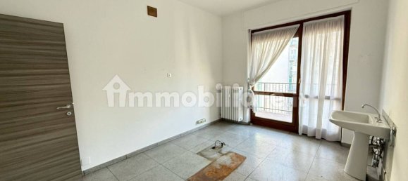 3 bedrooms Apartment in Turin, Italy No. 120055 10