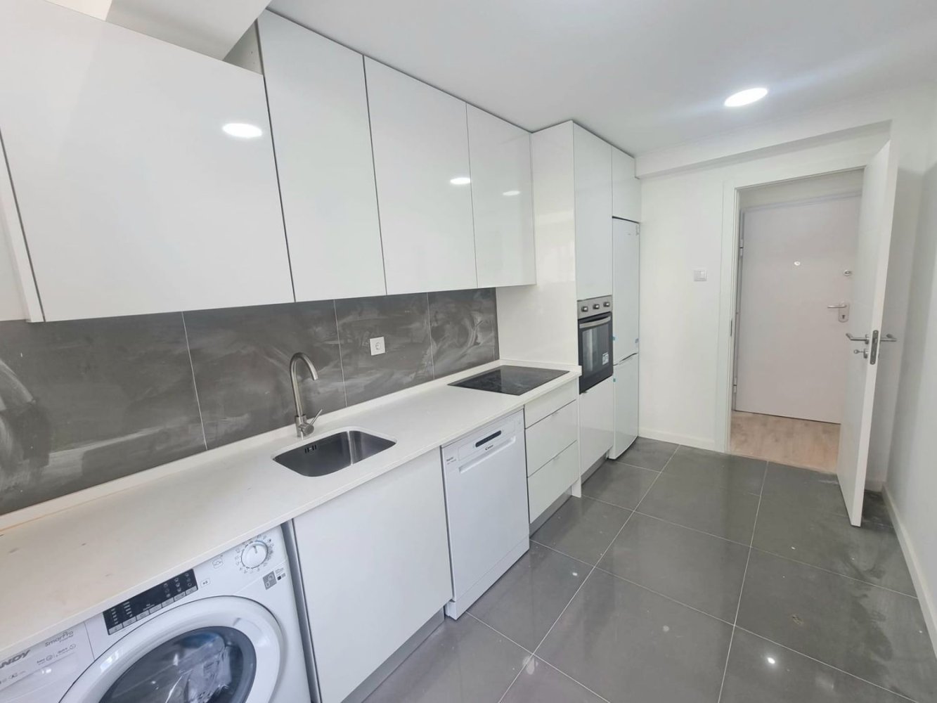 3 bedrooms Apartment in Odivelas, Portugal No. 10617