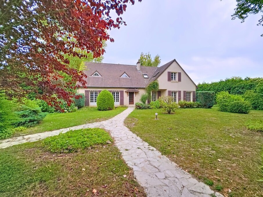 Вилла с 7 спальнями в Мерльё-э-Фукроль, Франция № 326426