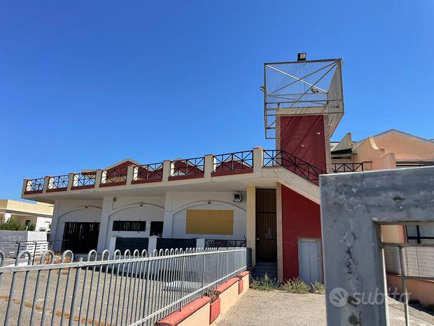 10 rooms Commercial property in Cagliari, Italy No. 272119