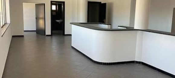 10 rooms Commercial property in Cagliari, Italy No. 272119 3
