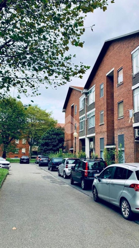 2 bedrooms Apartment in Turin, Italy No. 363572