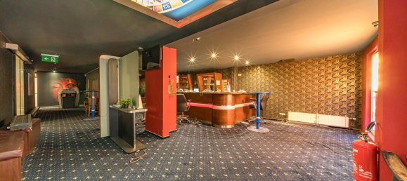 408m² Building in Oldenburg, Germany No. 151317 8