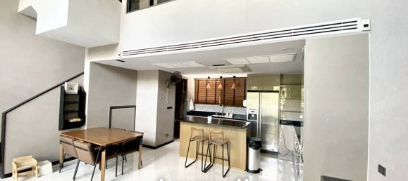 3 bedrooms Bungalow in Bangkok, Thailand No. 24134 3